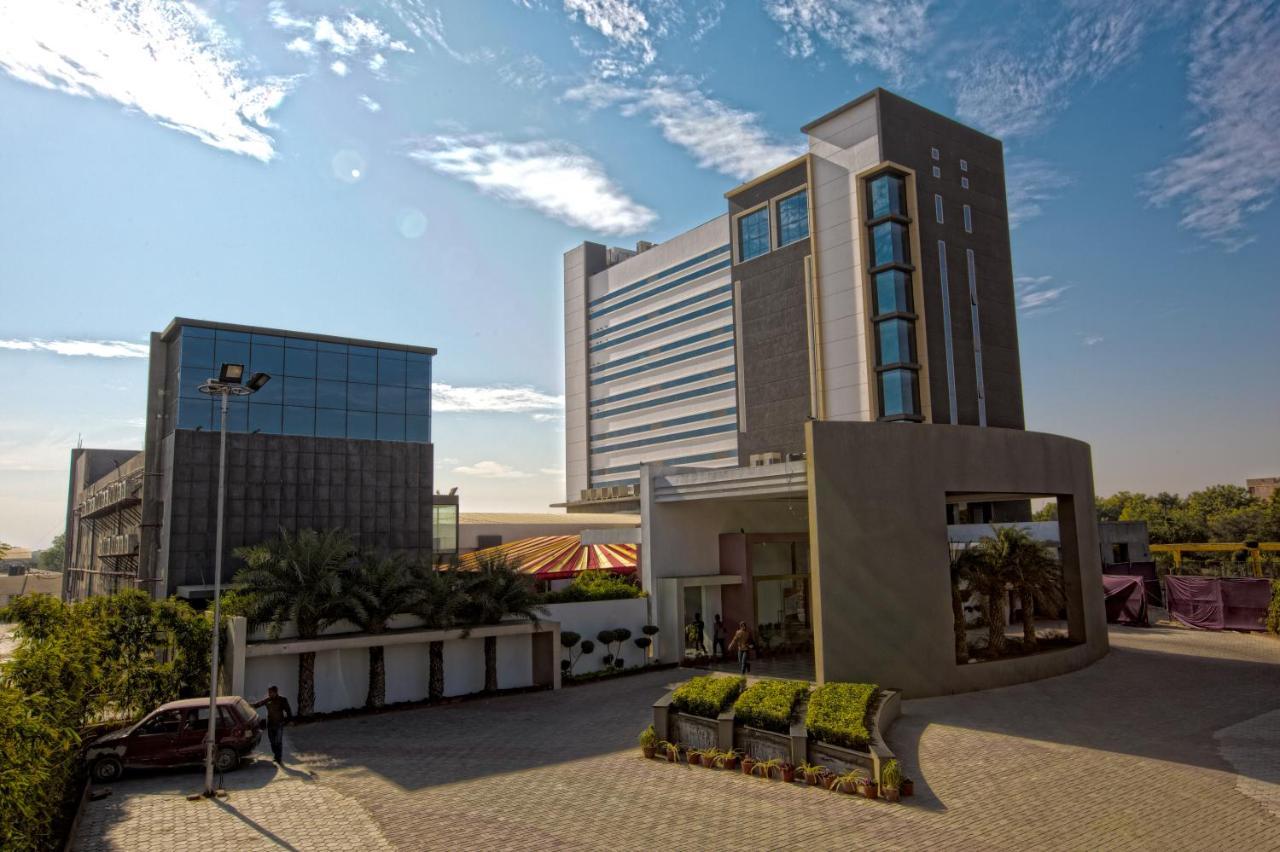 Hotel Kasturi Orchid Pāl Exteriér fotografie