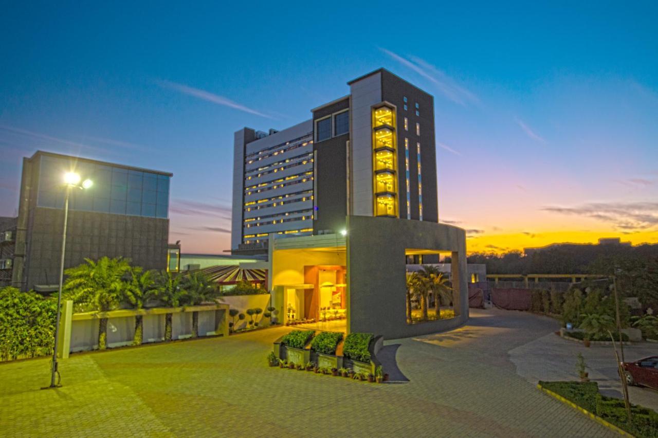 Hotel Kasturi Orchid Pāl Exteriér fotografie